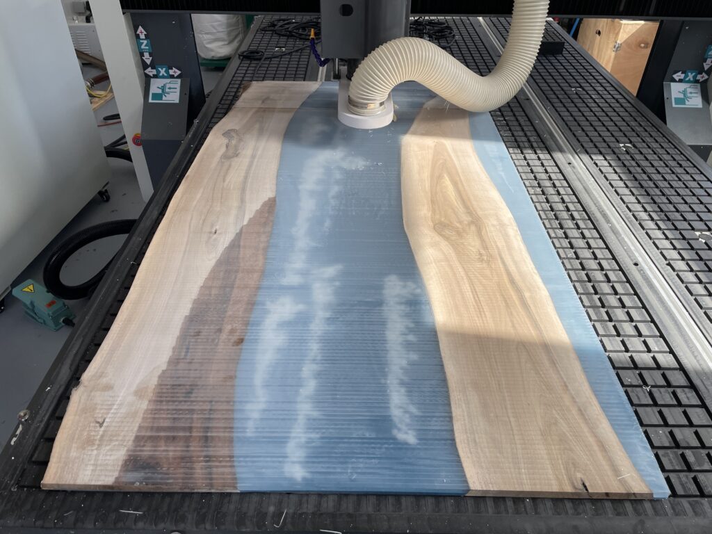 Epoxidharz Tisch Planfräsen, Epoxi Tisch